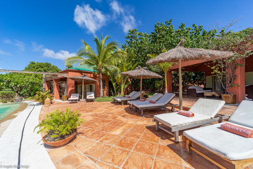 VILLA AFRICAN QUEEN POOL & TERRACE 7.jpeg