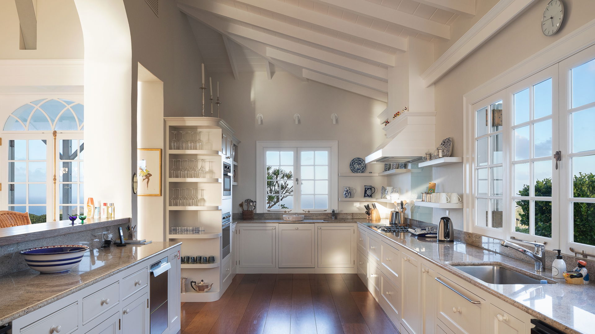 KITCHEN & DINING AREA