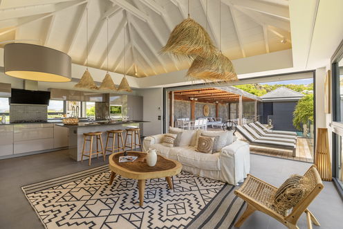 VILLA SANTA ALICIA LIVING & KITCHEN AREAS 2