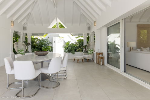 VILLA BELAIR KITCHEN & DINING 1