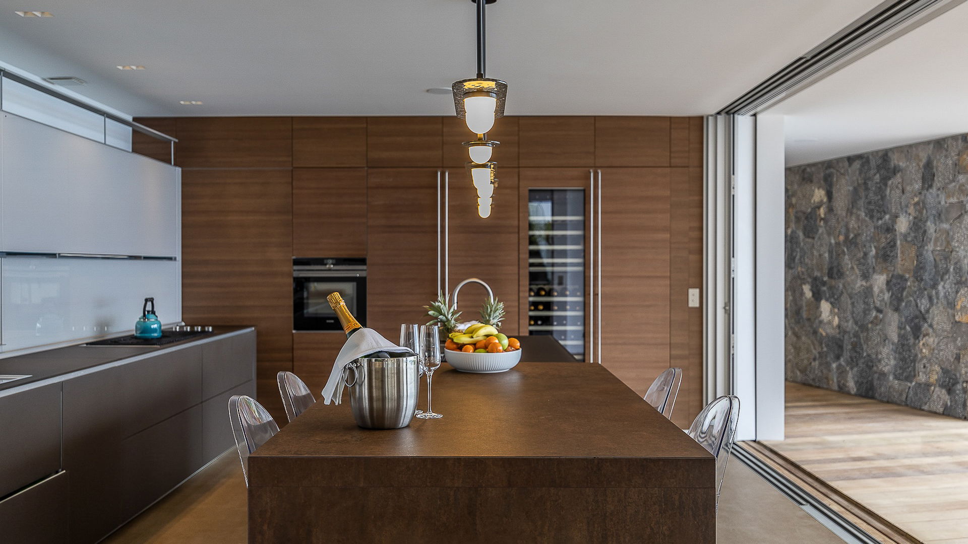 KITCHEN & DINING AREA