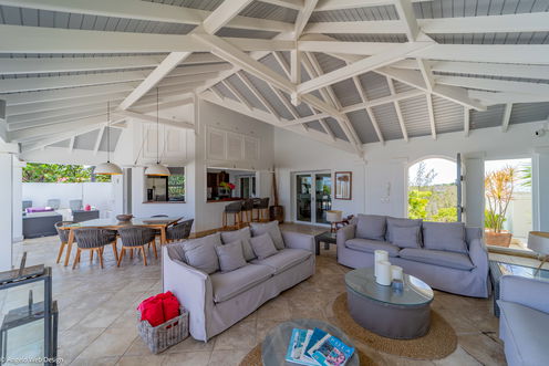 VILLA ZEN OUTDOOR LOUNGE AREA 1