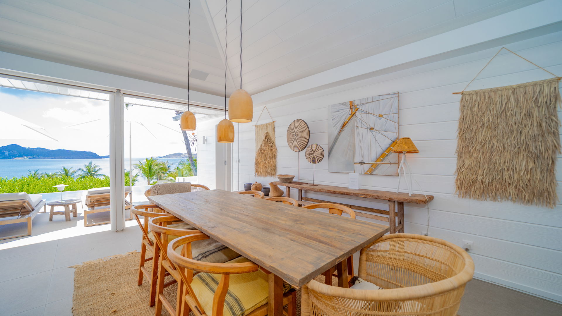 KITCHEN & DINING AREA