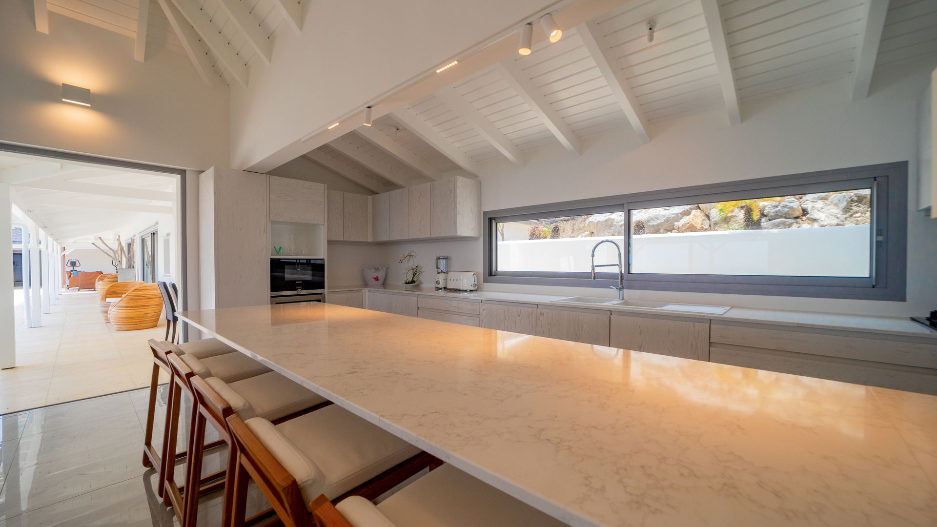 KITCHEN & DINING AREA