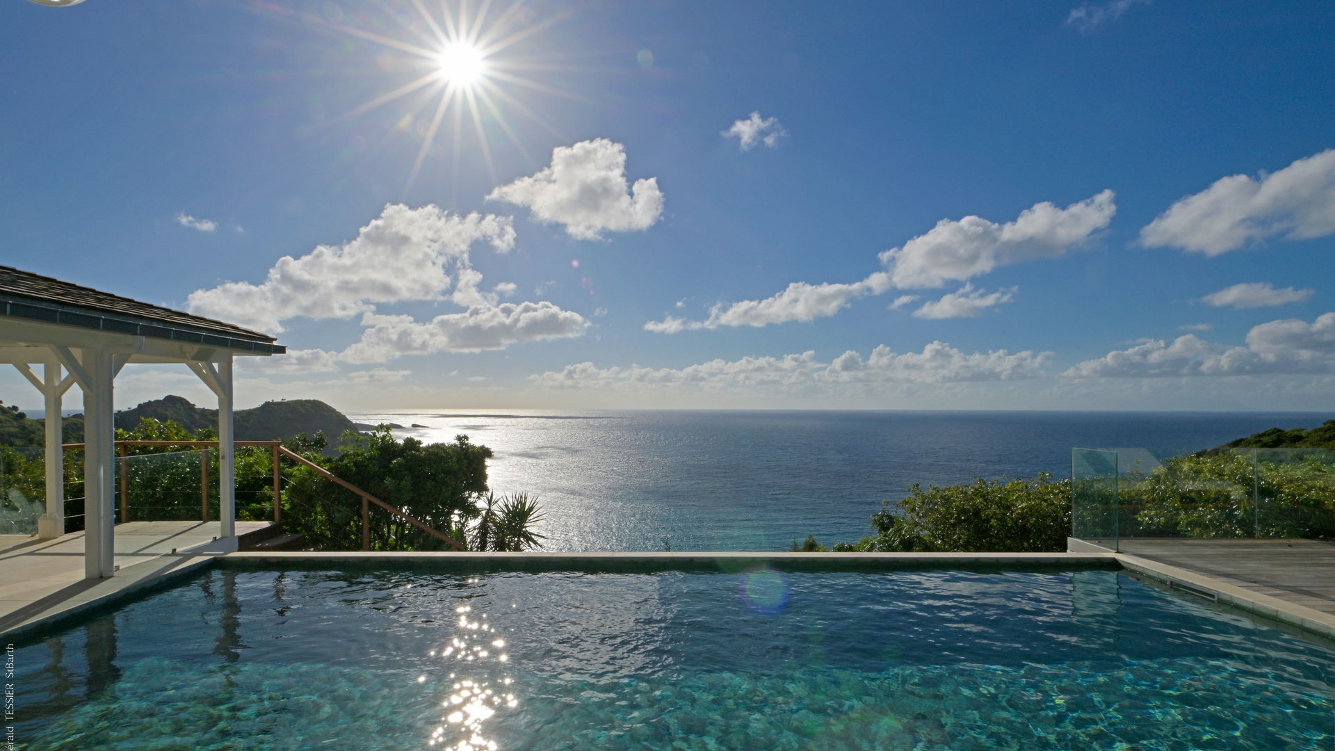 POOL & TERRACE