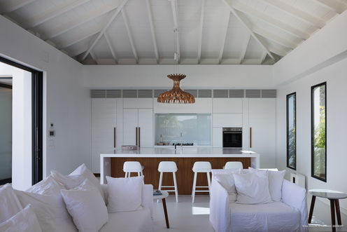 VILLA ROCK LIVING AREA & KITCHEN 2