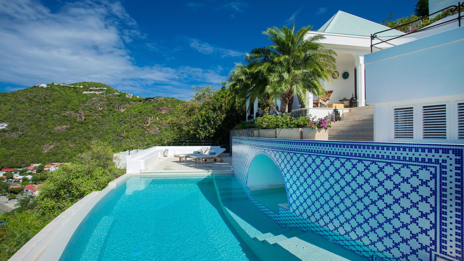 MAURESQUE ESTATE