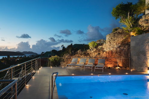 VILLA ASTRA BY NIGHT 3