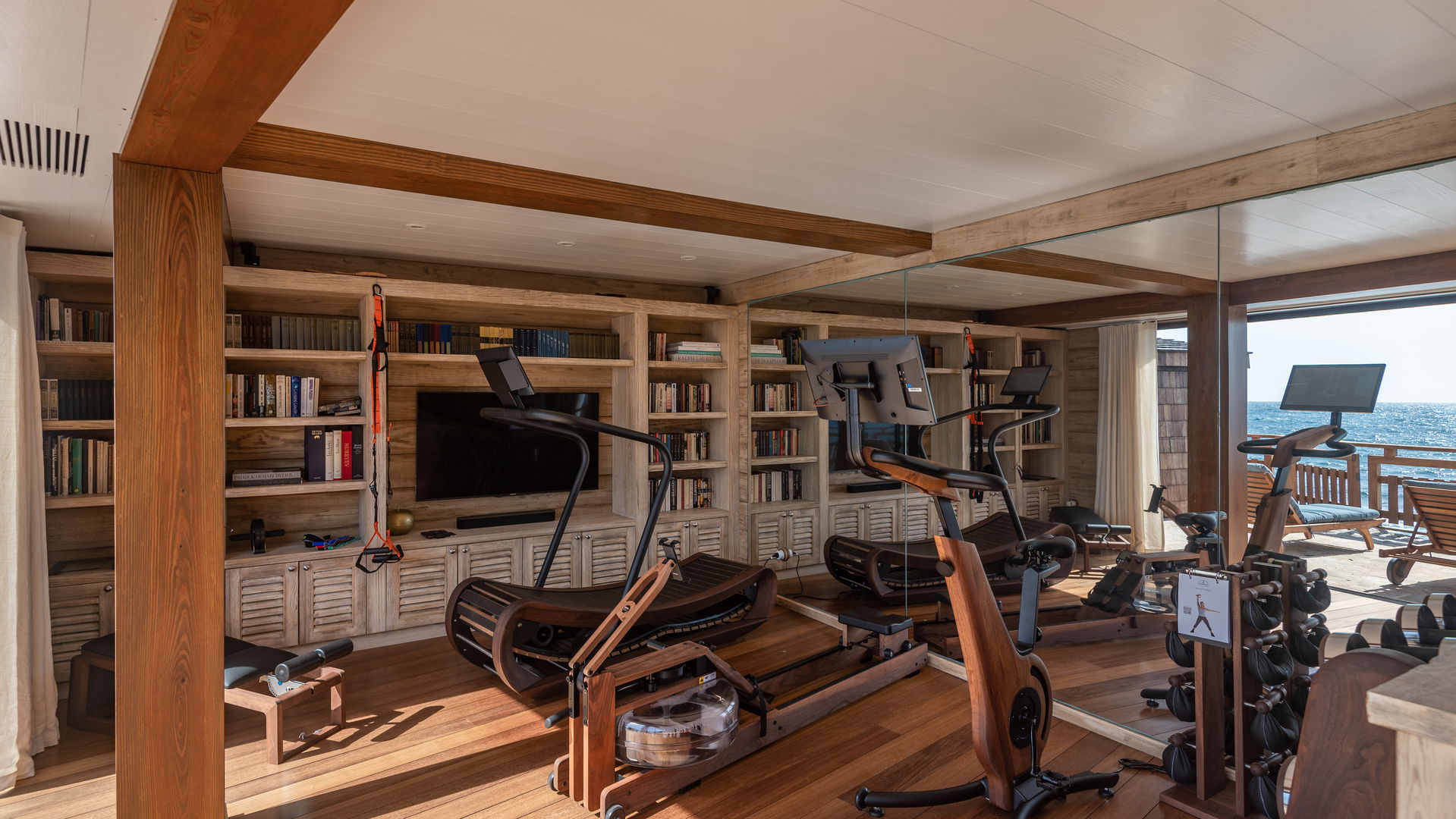 FITNESS ROOM & MASSAGE ROOM