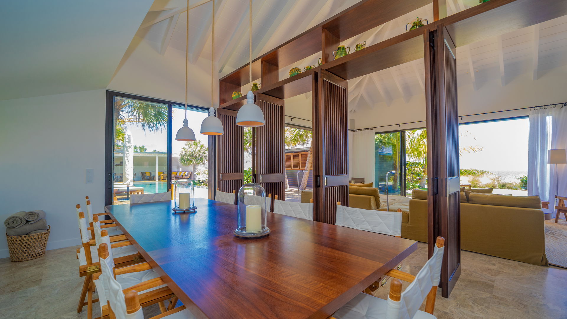 KITCHEN & DINING AREA